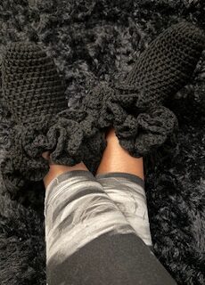 Crochet ruffle footies